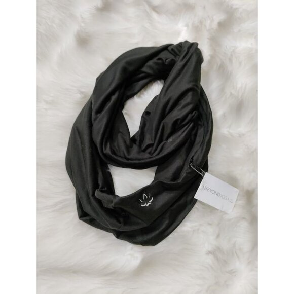 NWT Beyond Yoga Infinity Scarf with Hidden Zipper Pocket Black Women's One Size - Picture 2 of 8
